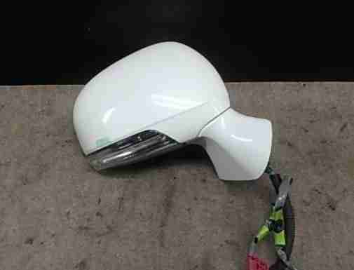2009 crown side mirror!