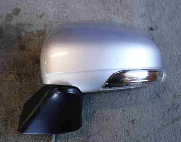 Toyota ractis 2012 side mirror!