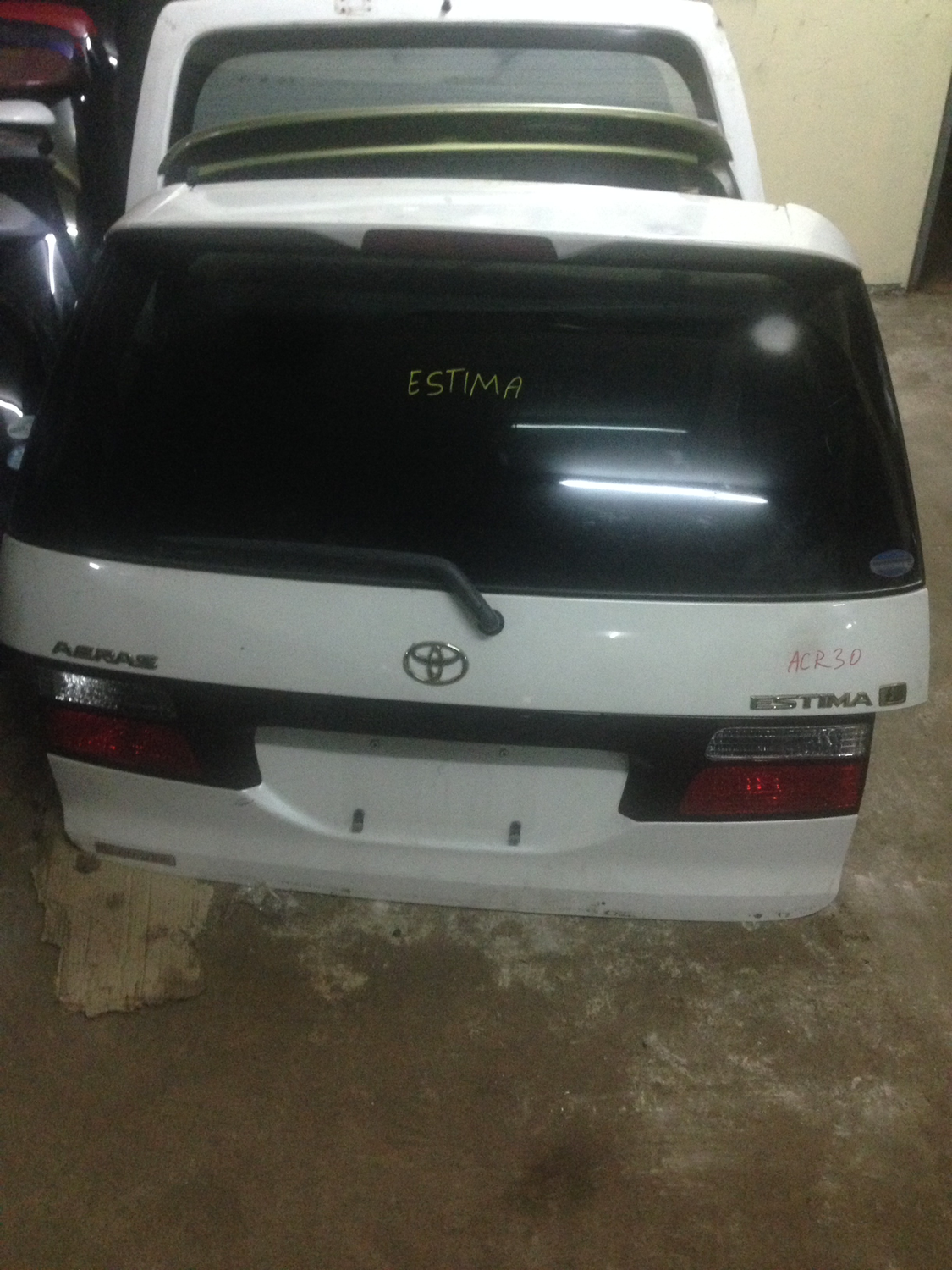 toyota Estima boot!