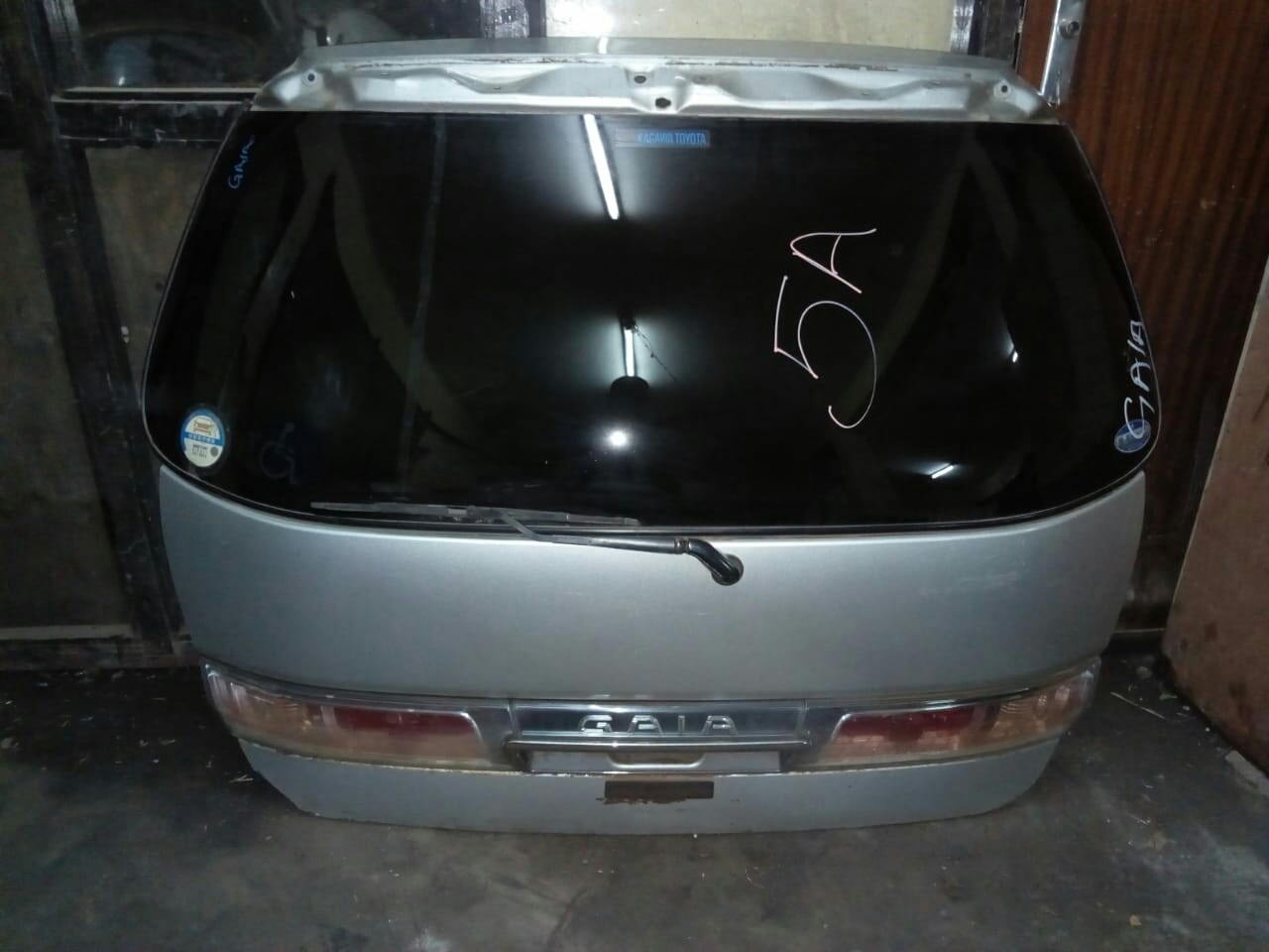 Toyota Gaia boot!
